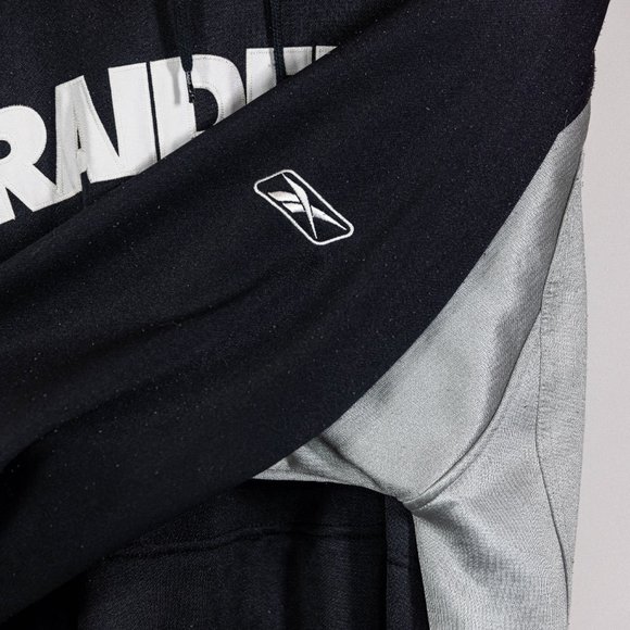 Raiders Hoodie Sweater NFL Team Apparel Reebok XL Black & Silver - Picture 6 of 7